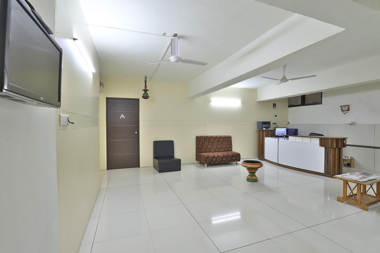 Night Halt Dormitory Ahmedabad Exterior foto